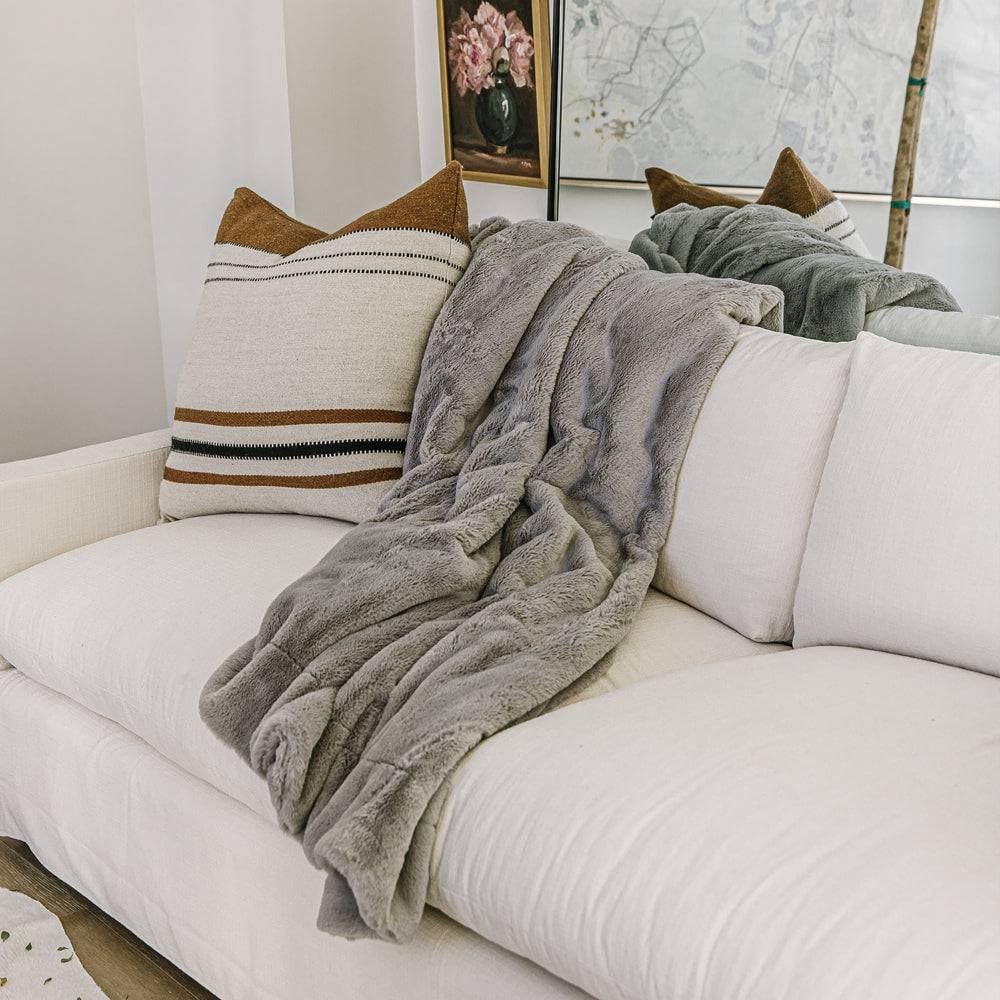 Minky Designs Ash Gray Minky B - Cashmere Throw Blanket 评论和价格