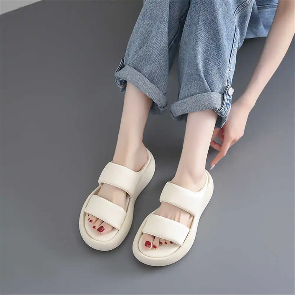 Size 39 Strips Summer Shoes Sa - Luxury Lifestyle Hospitality 评论和价格