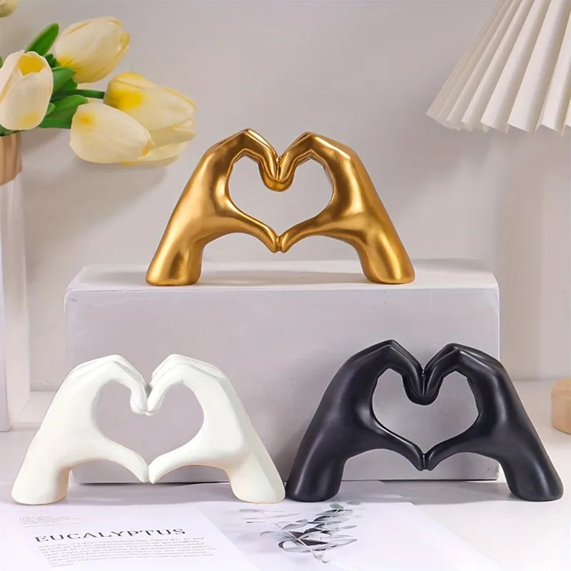 Resin Love Gesture Sculpture D - Quiet Luxury Lifestyle 评论和价格
